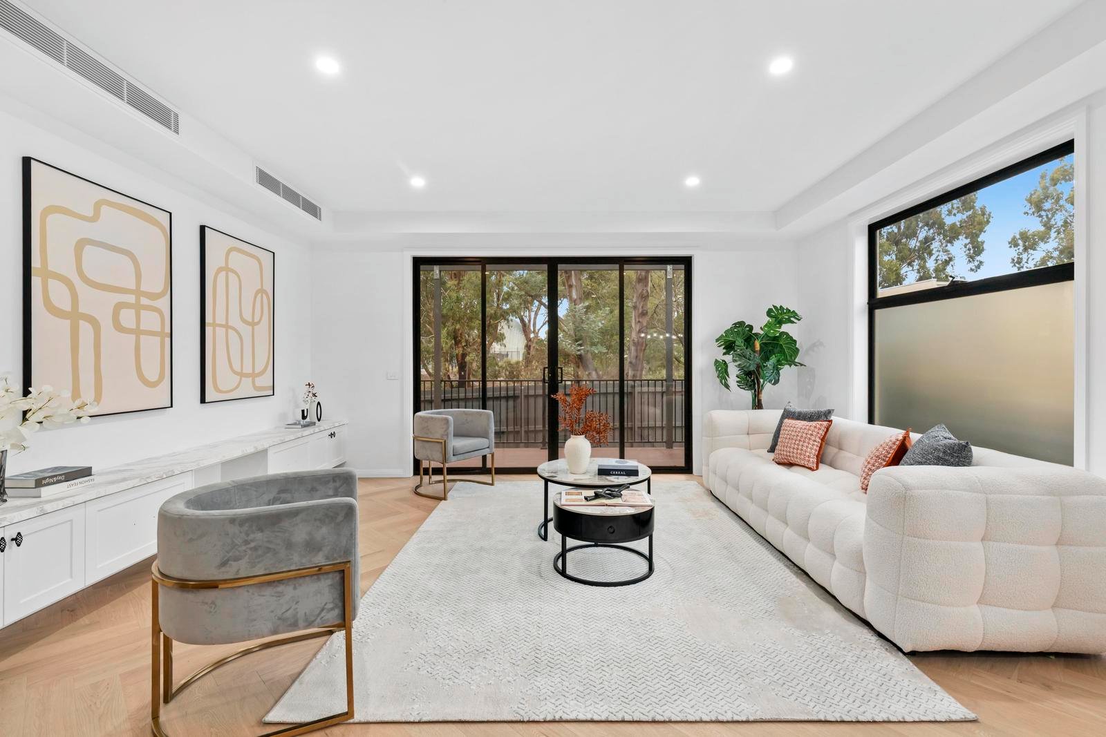 2/8 Ivanhoe Street, Glen&nbsp;Waverley image 2