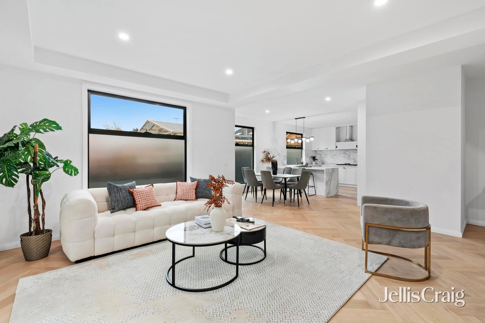 2/8 Ivanhoe Street, Glen&nbsp;Waverley image 3
