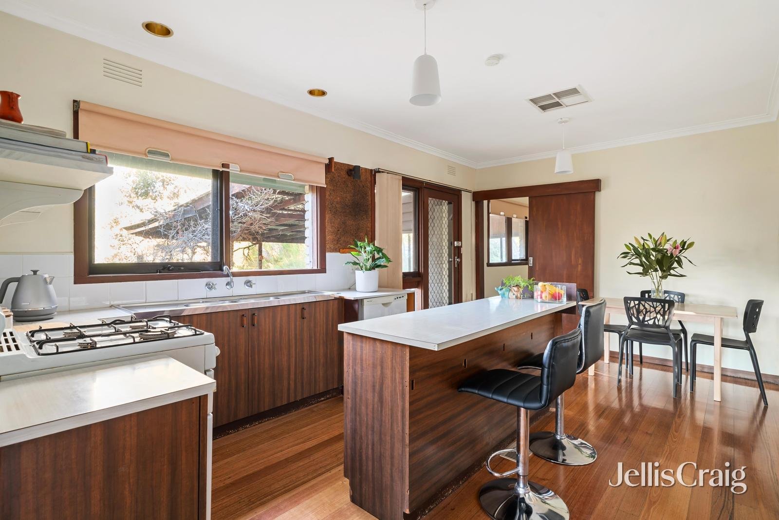 28 Kardinia Drive, Yallambie image 5
