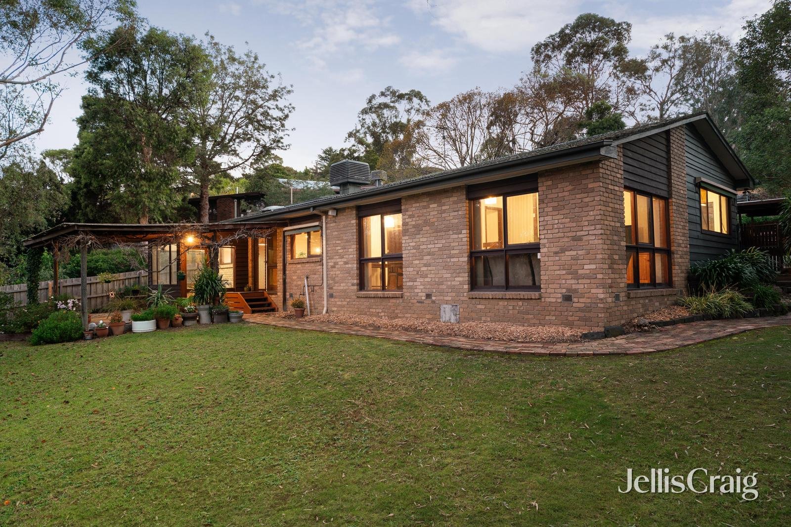 28 Kardinia Drive, Yallambie image 19