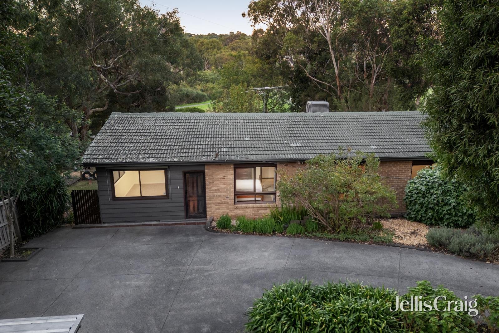 28 Kardinia Drive, Yallambie image 21