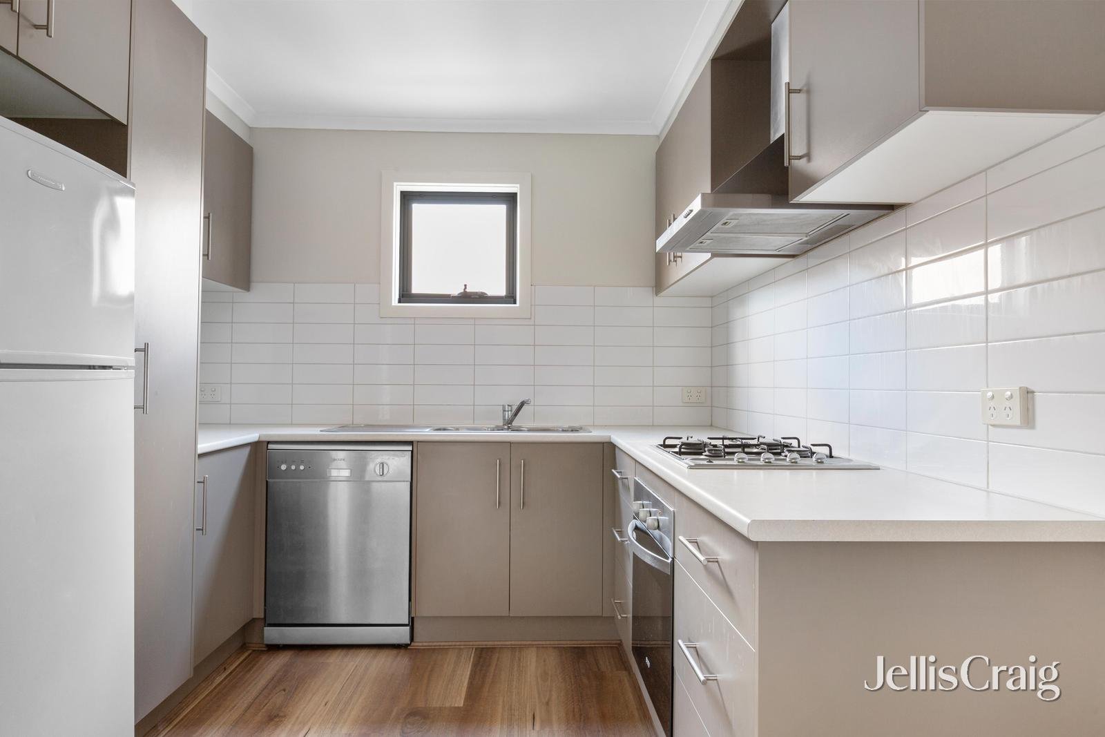 28 Karl Court, Bundoora image 4