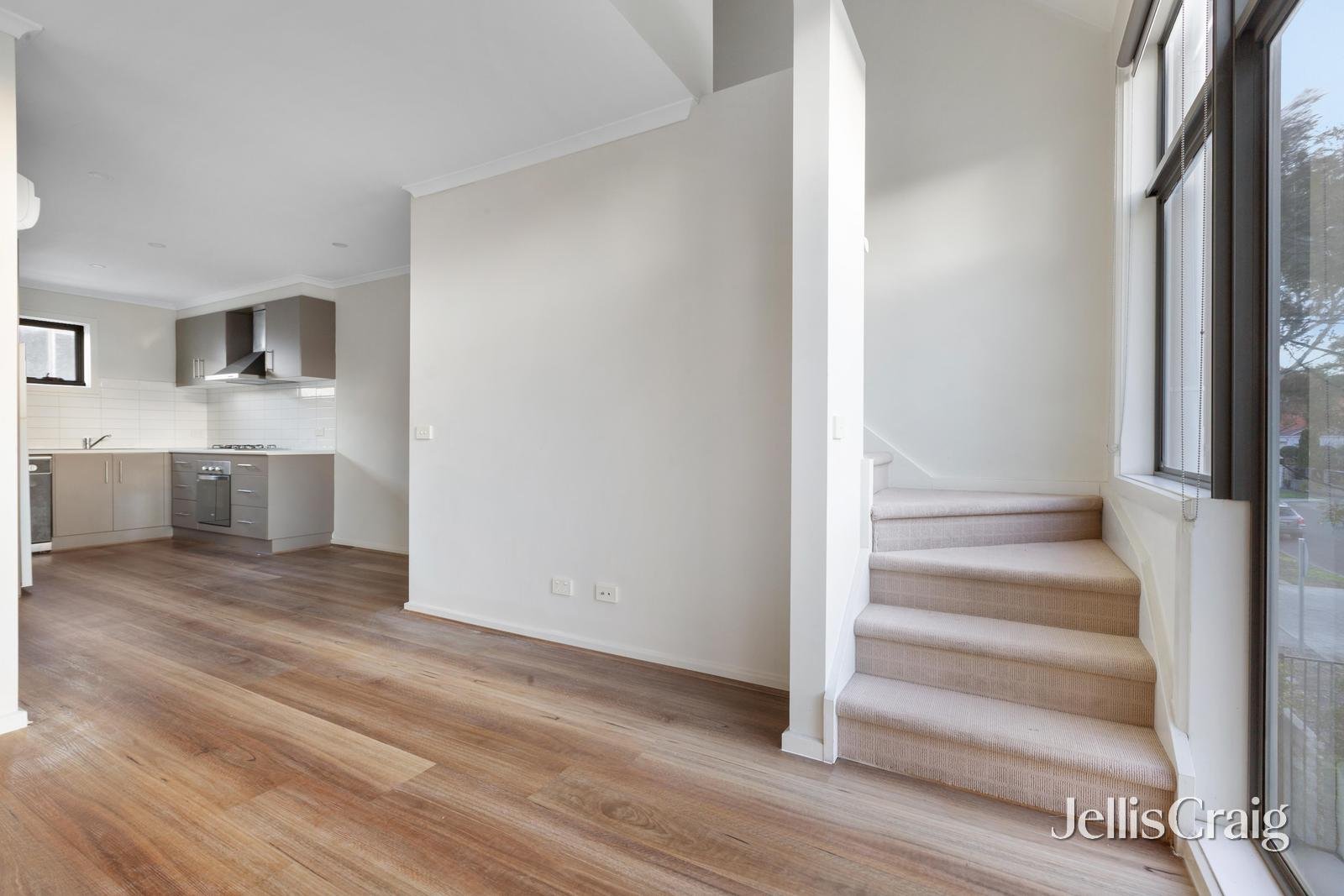 28 Karl Court, Bundoora image 6