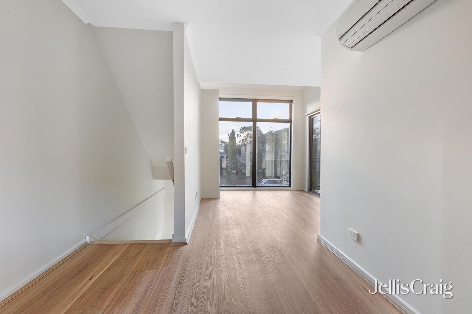 28 Karl Court, Bundoora image 8