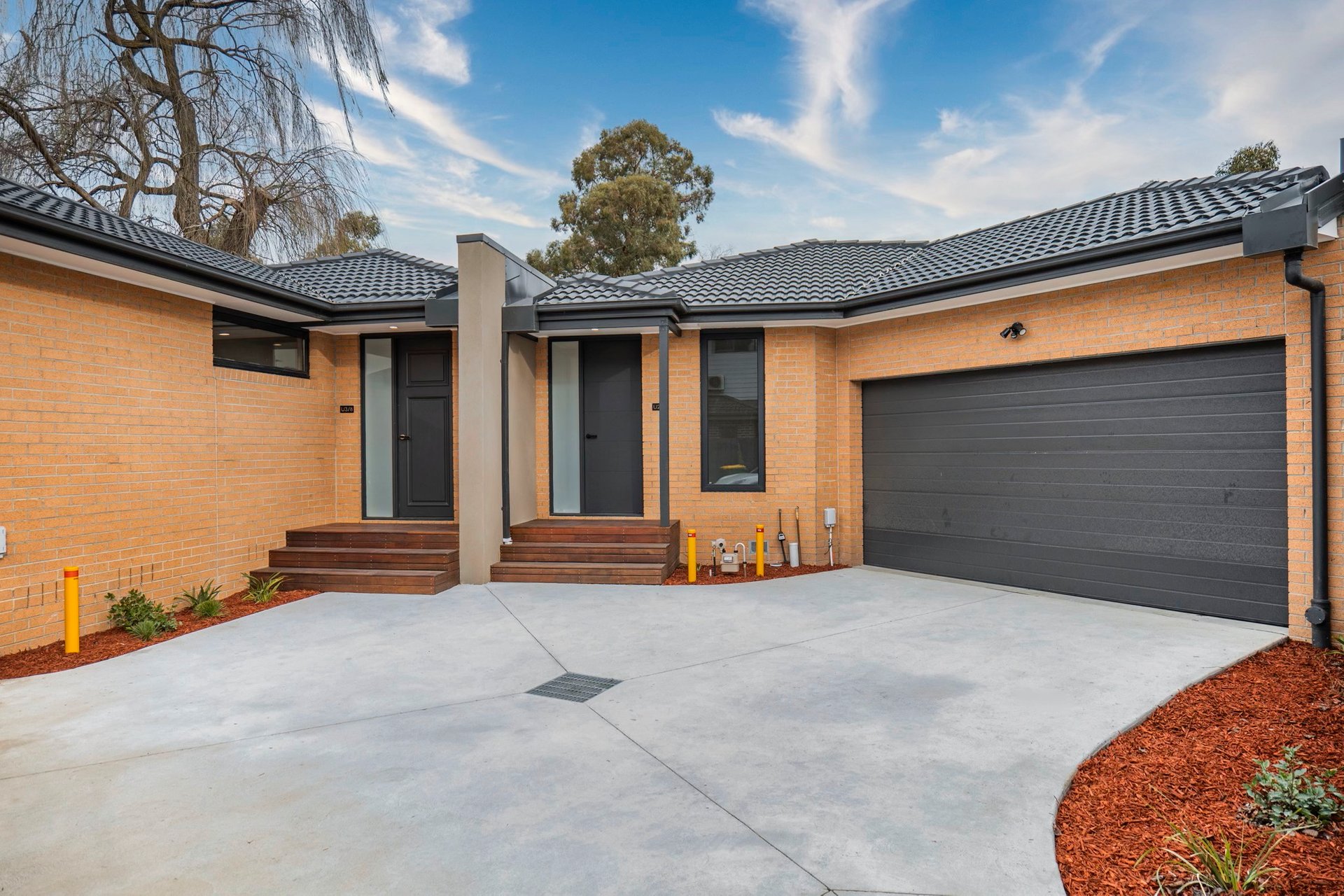 2/8 Kathy Court, Mooroolbark image 1
