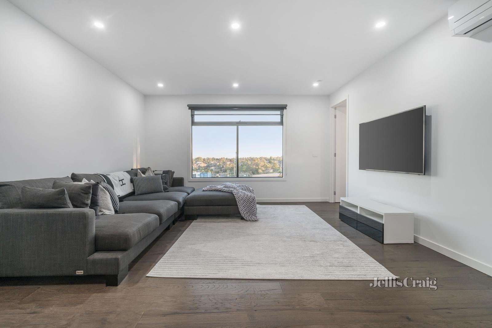 28 Katoomba Drive, Mulgrave image 12