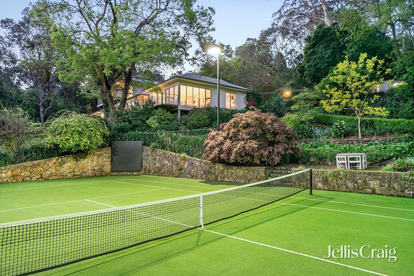 28 Kent Hughes Road, Eltham image 16