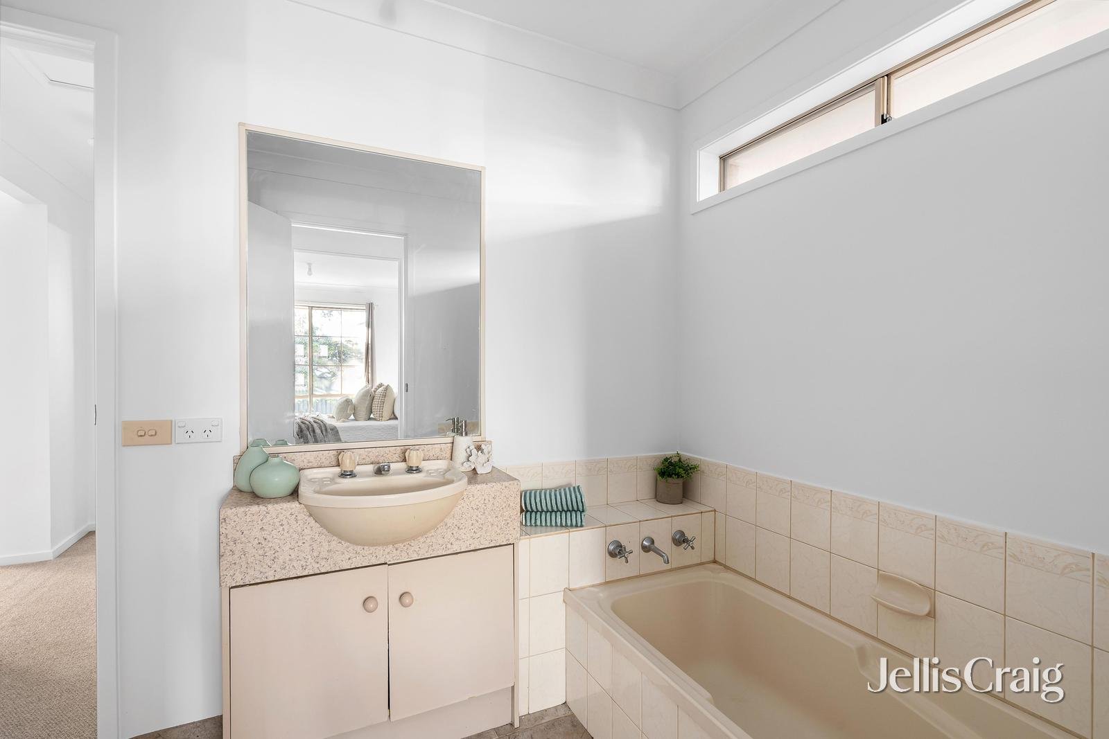 28 Kingfisher Place, South Morang image 10