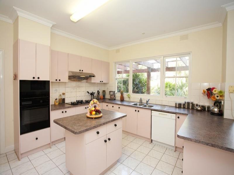 28 Kyora Parade, Balwyn North image 5