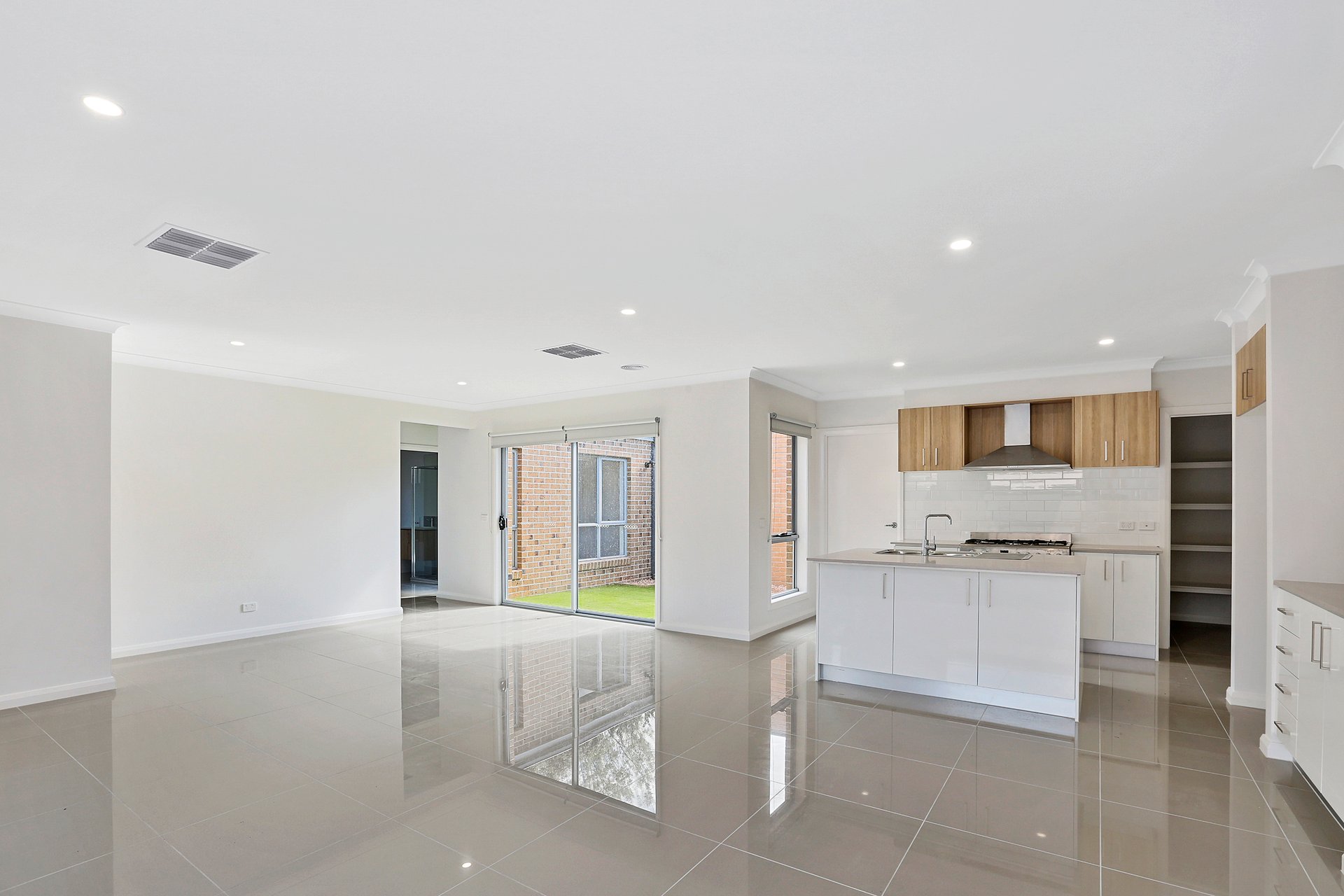 2/8 Larcombe Street, Highton image 2