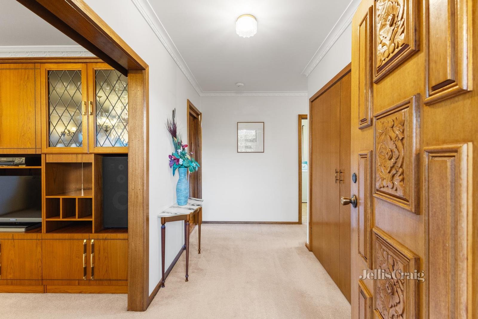 28 Leatherwood Crescent, Wheelers Hill image 2
