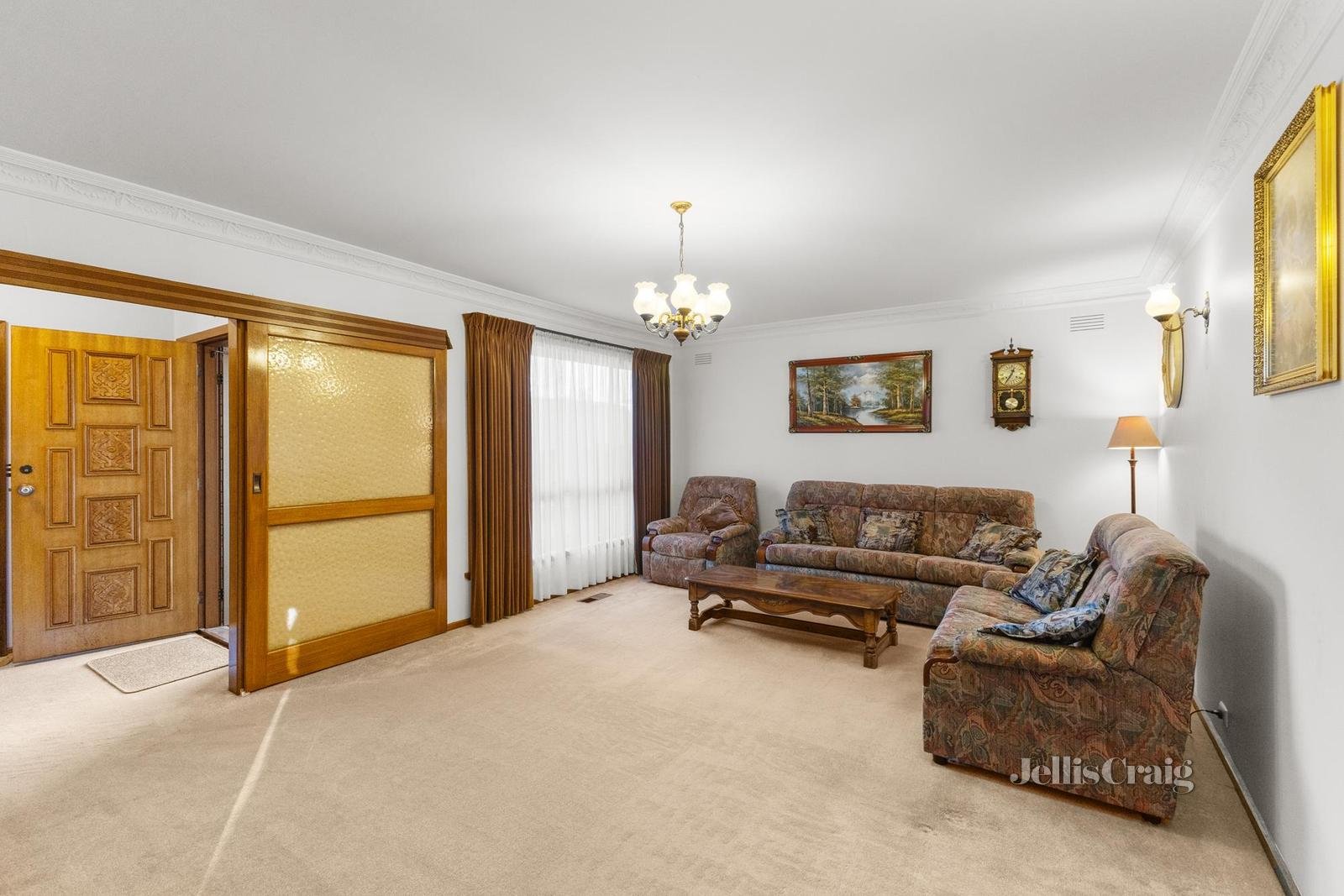 28 Leatherwood Crescent, Wheelers Hill image 3