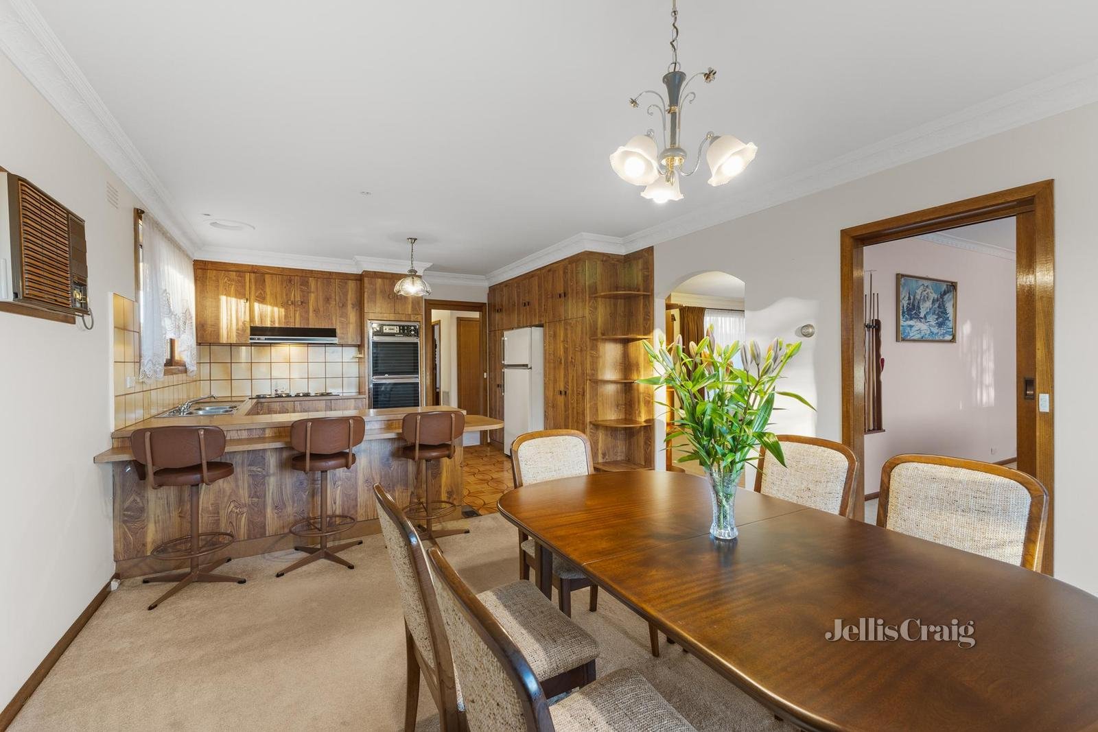 28 Leatherwood Crescent, Wheelers Hill image 5