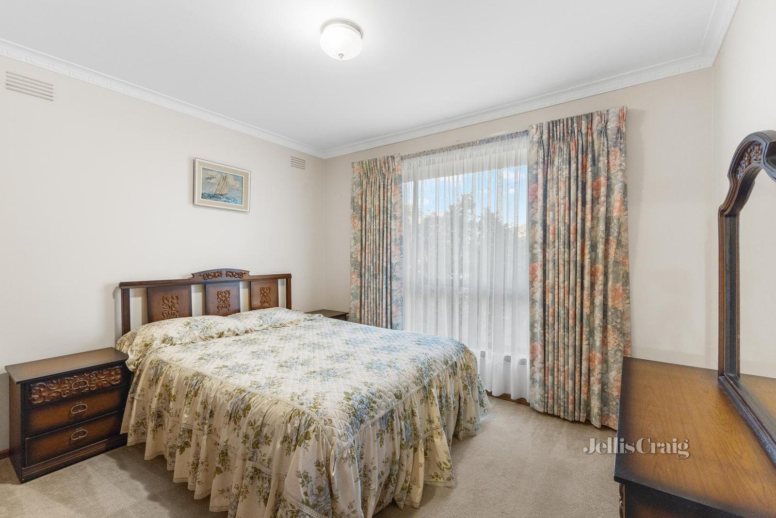 28 Leatherwood Crescent, Wheelers Hill image 8