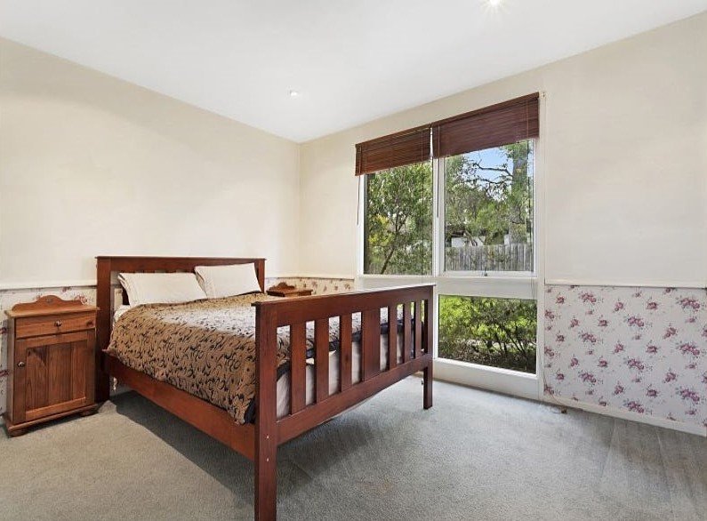 28 Lennox Avenue, Glen Waverley image 2