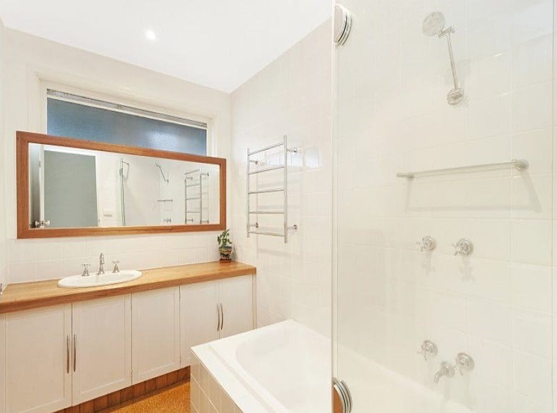28 Lennox Avenue, Glen Waverley image 3