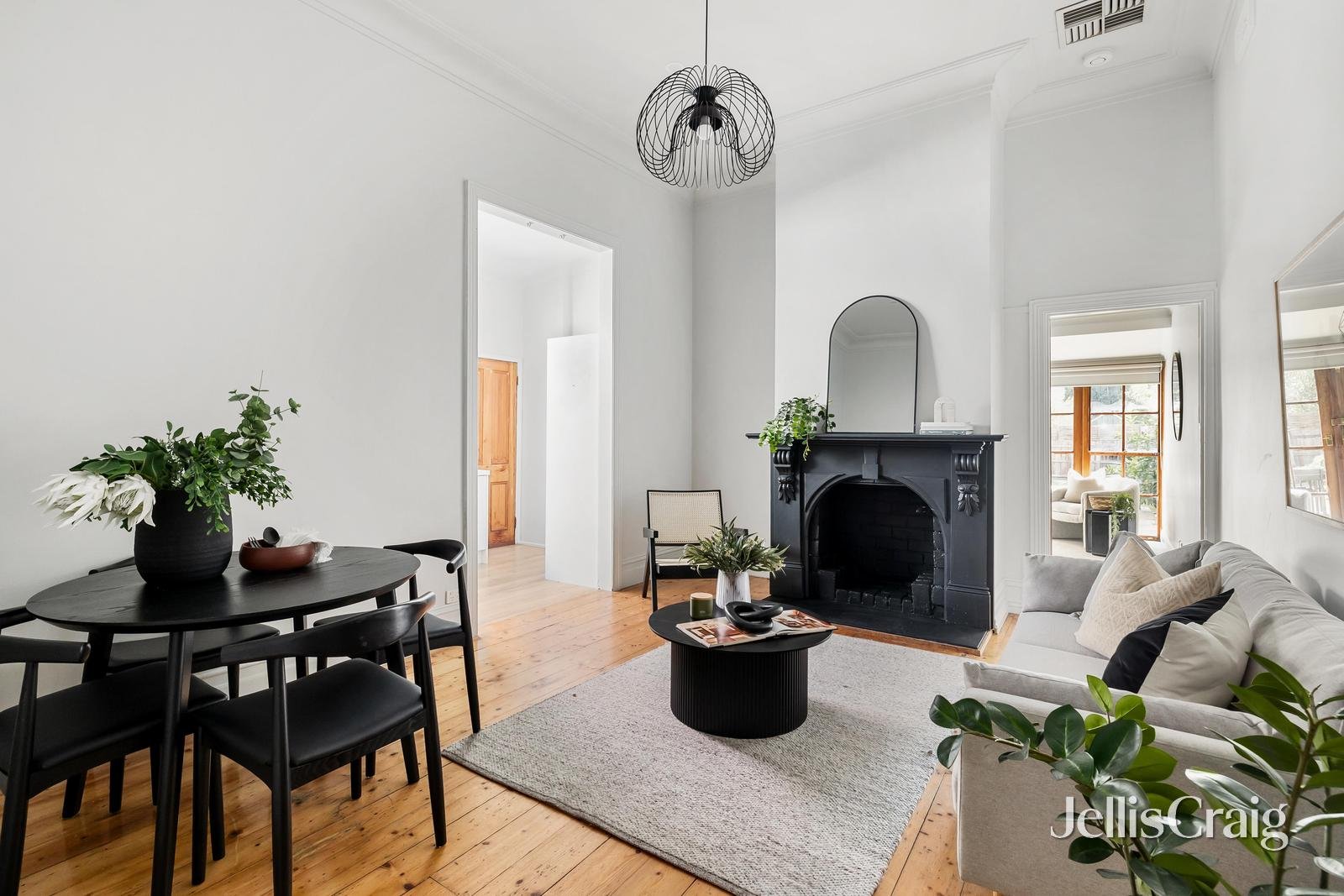 28 Loyola Grove, Richmond image 2