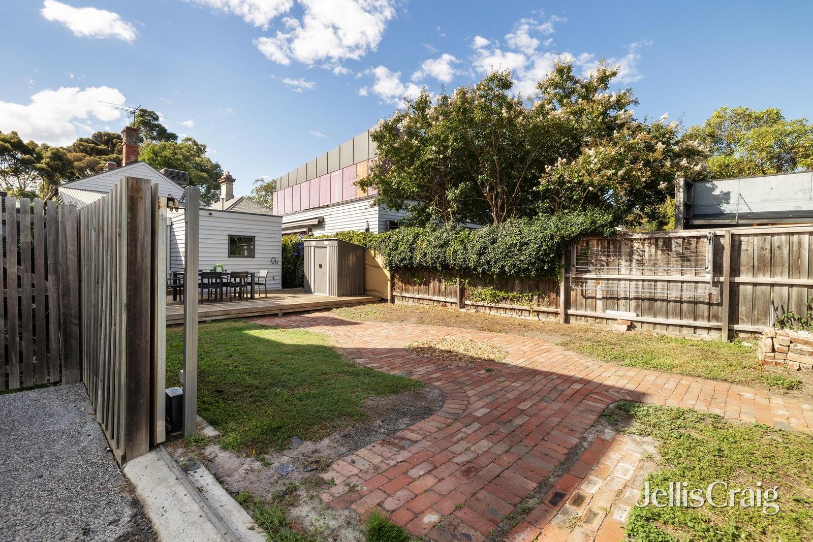 28 Loyola Grove, Richmond image 10