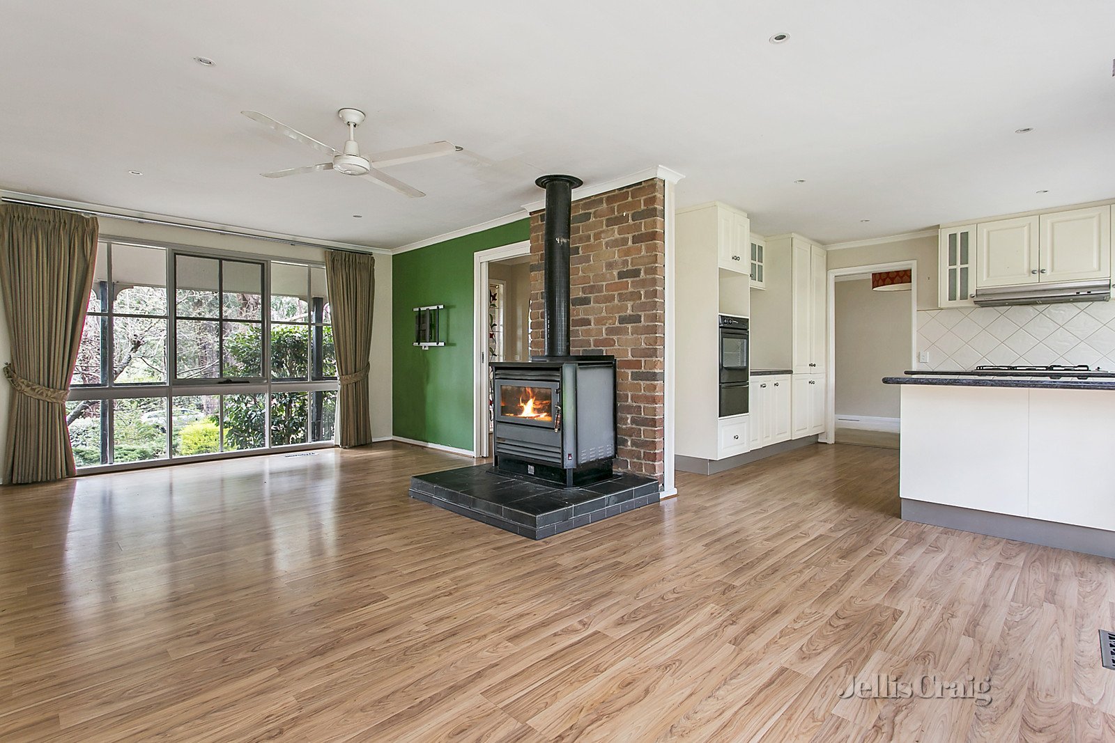 28 Mabel Crescent, Mount Macedon image 5