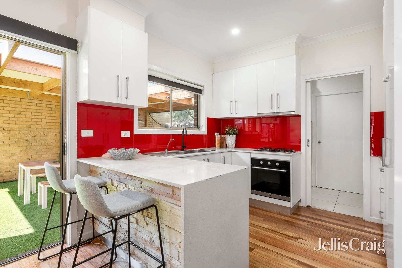 2/8 Major Road, Fawkner image 3