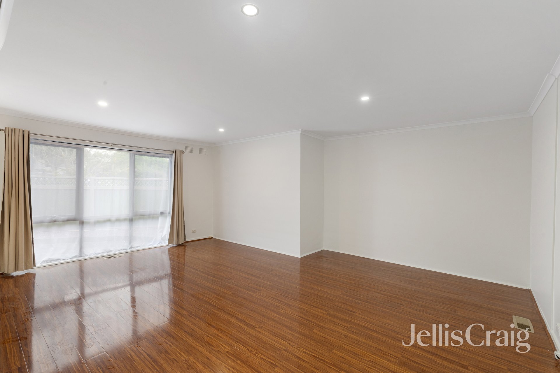 2/8 Manton Street, Heidelberg image 5