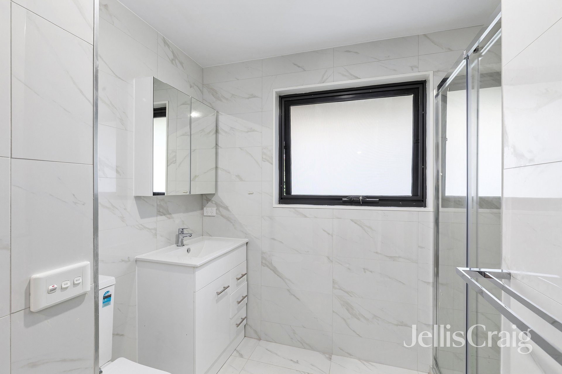 2/8 Manton Street, Heidelberg image 9