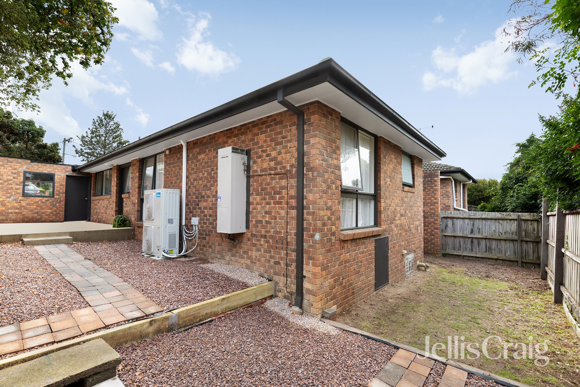2/8 Manton Street, Heidelberg image 11