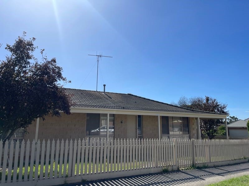 28 Meadowvale Drive, Grovedale image 1