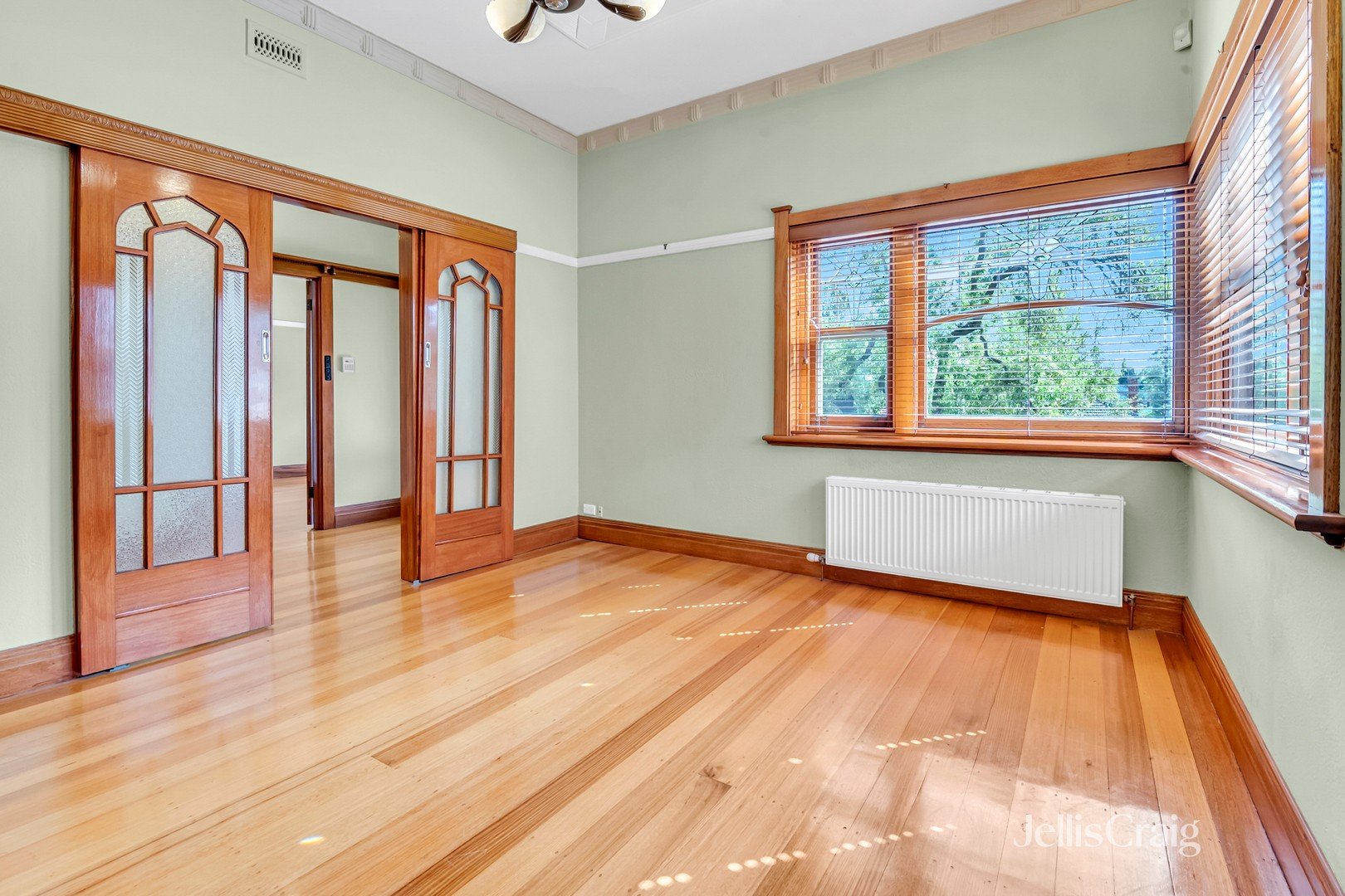 28 Melville Road, Pascoe Vale South image 2