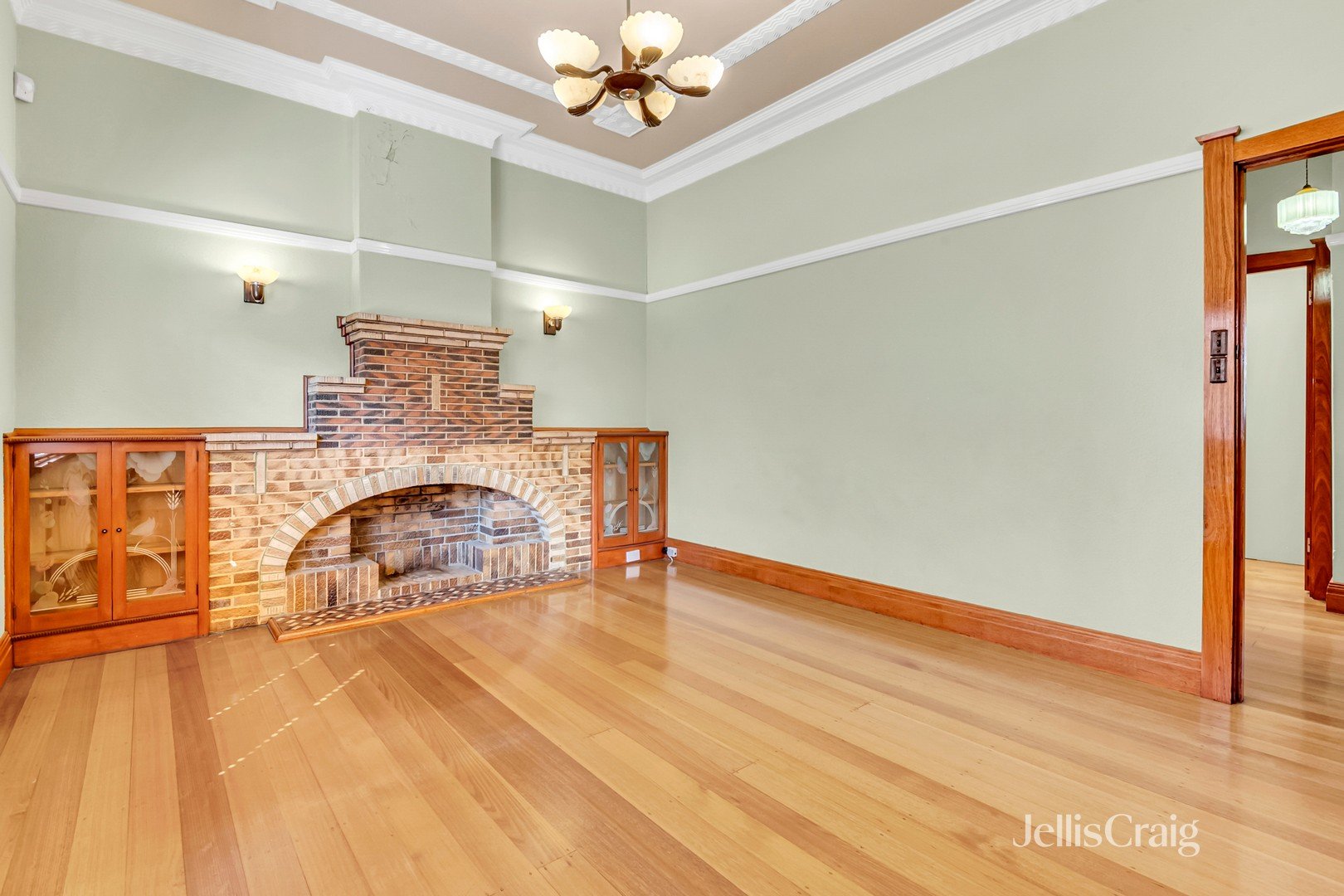 28 Melville Road, Pascoe Vale South image 3
