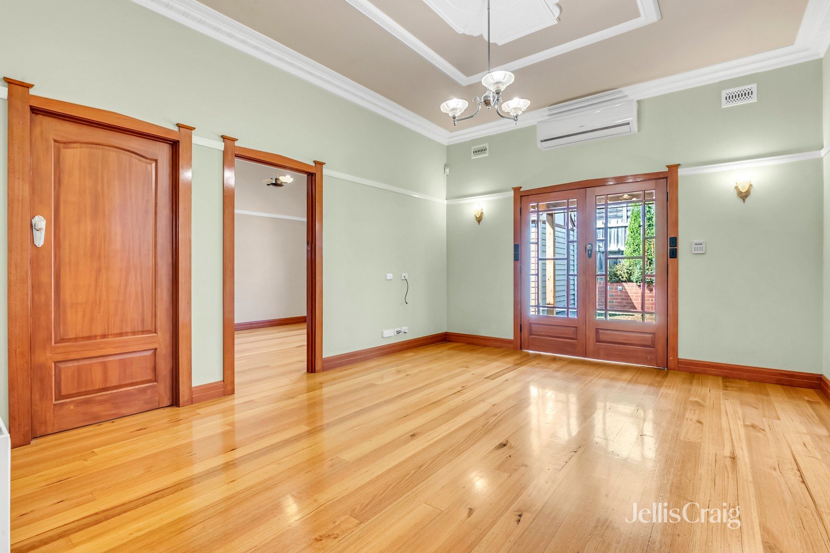 28 Melville Road, Pascoe Vale South image 4