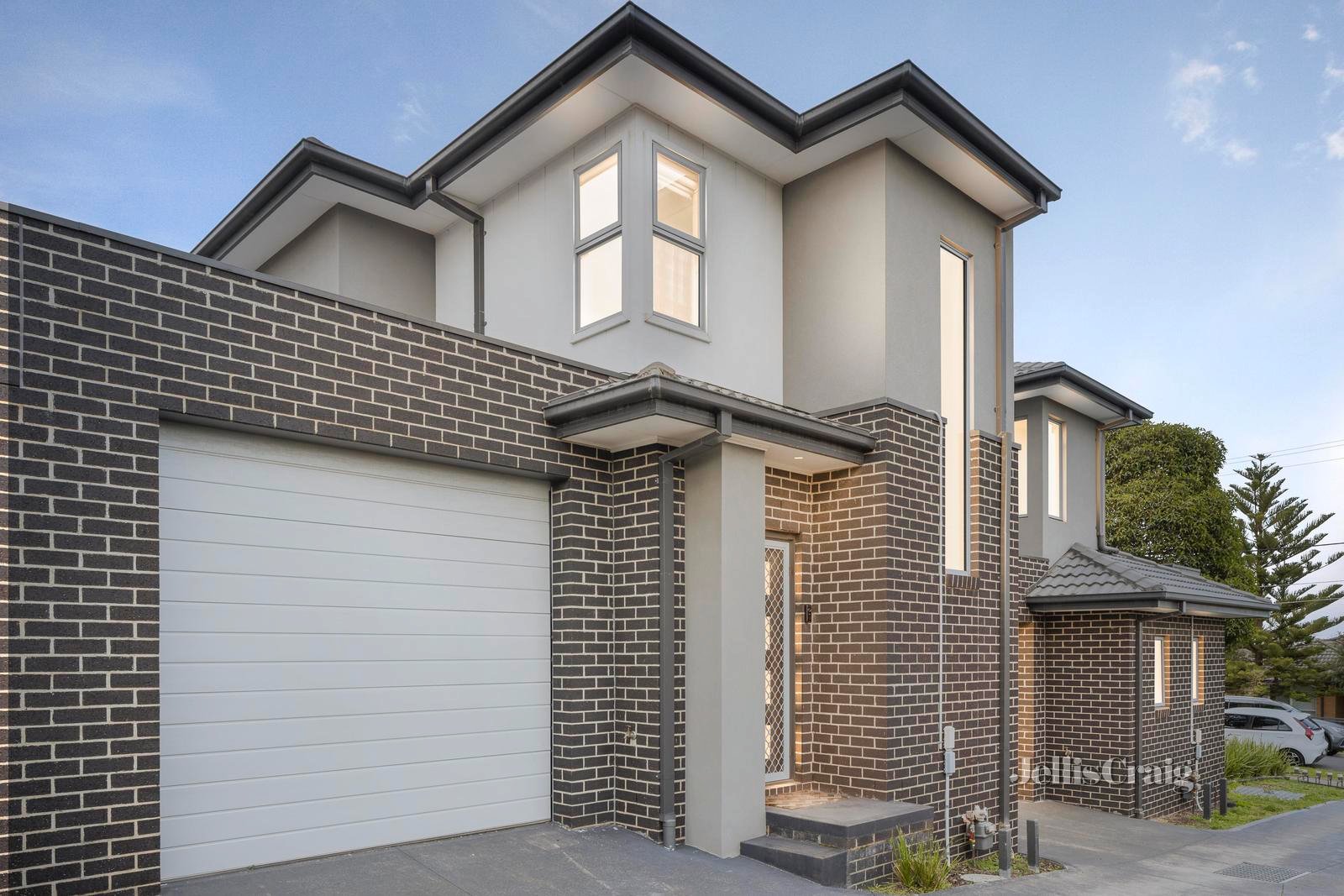 2/8 Miranda Road, Reservoir image 1