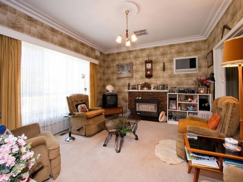 28 Mitchell Road, Mont Albert North image 3