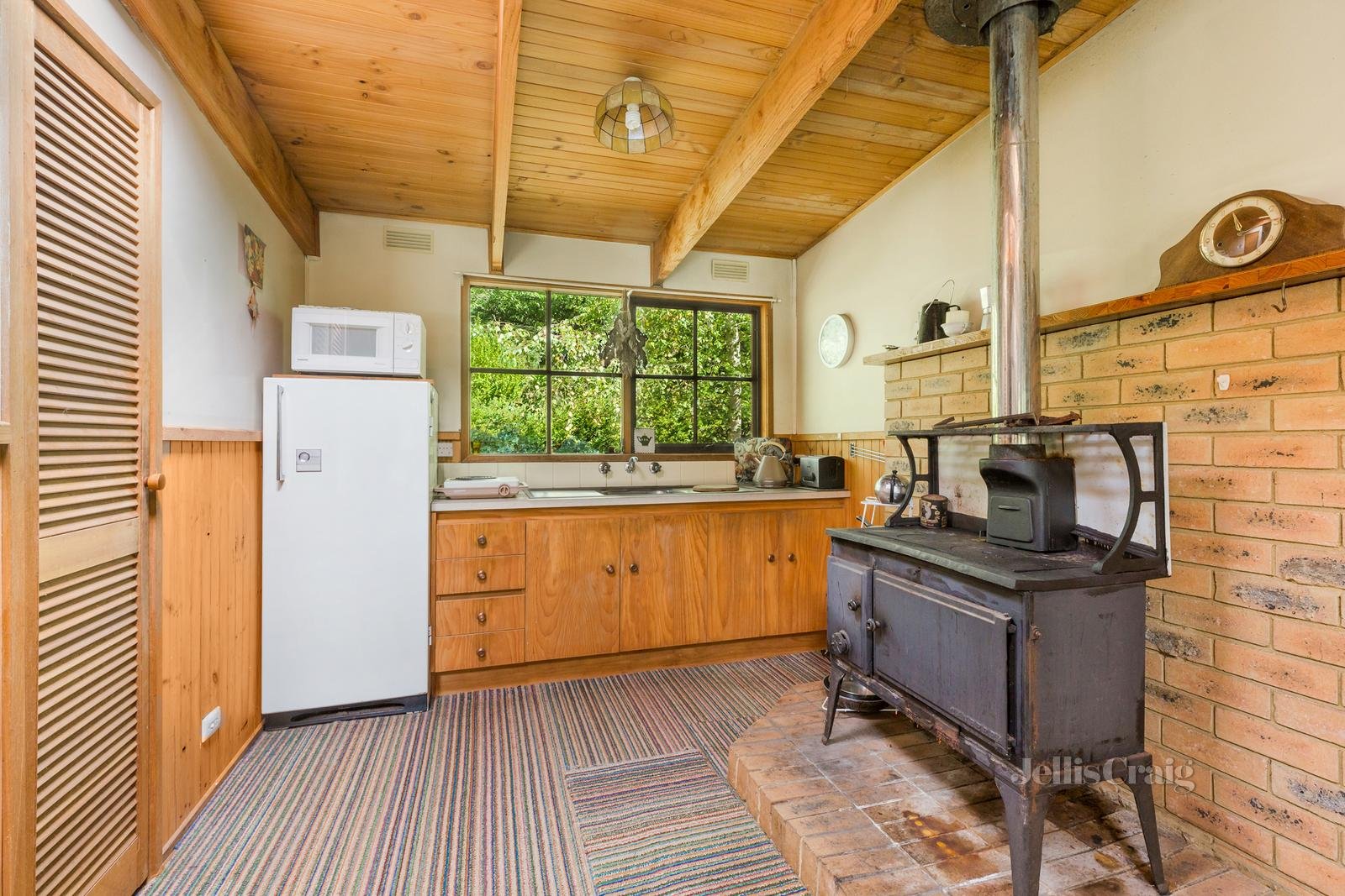 28 Mountains Road, Cherokee image 5