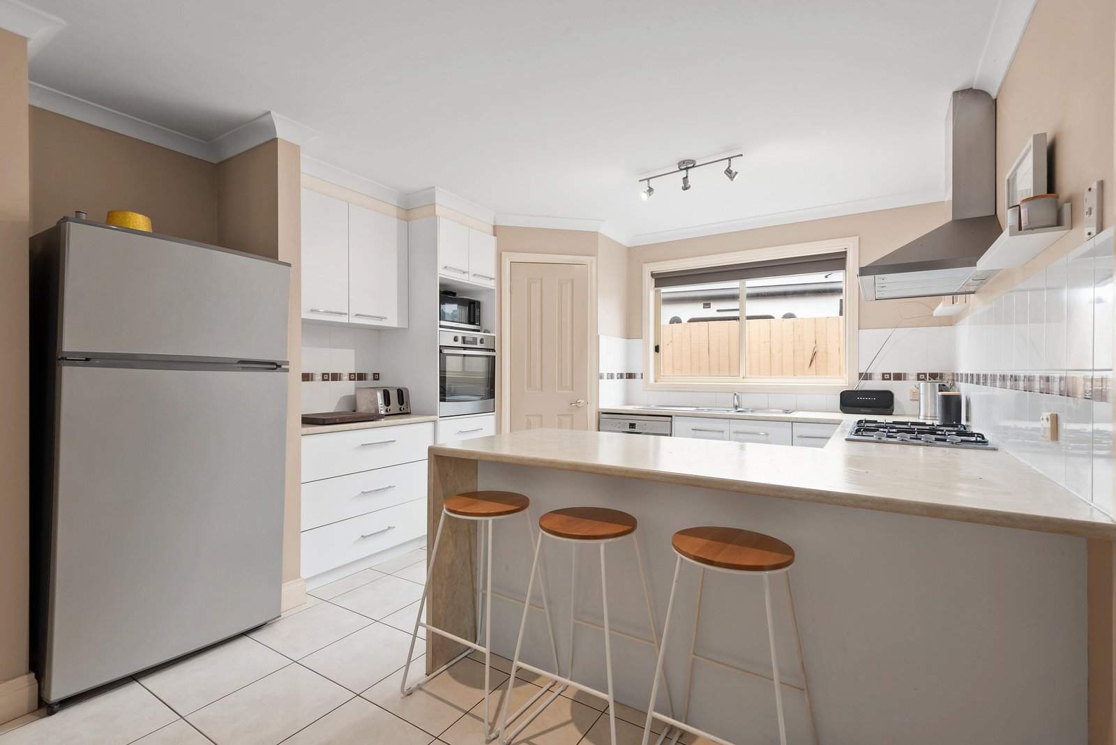 28 Newhaven Avenue, St Albans Park image 2