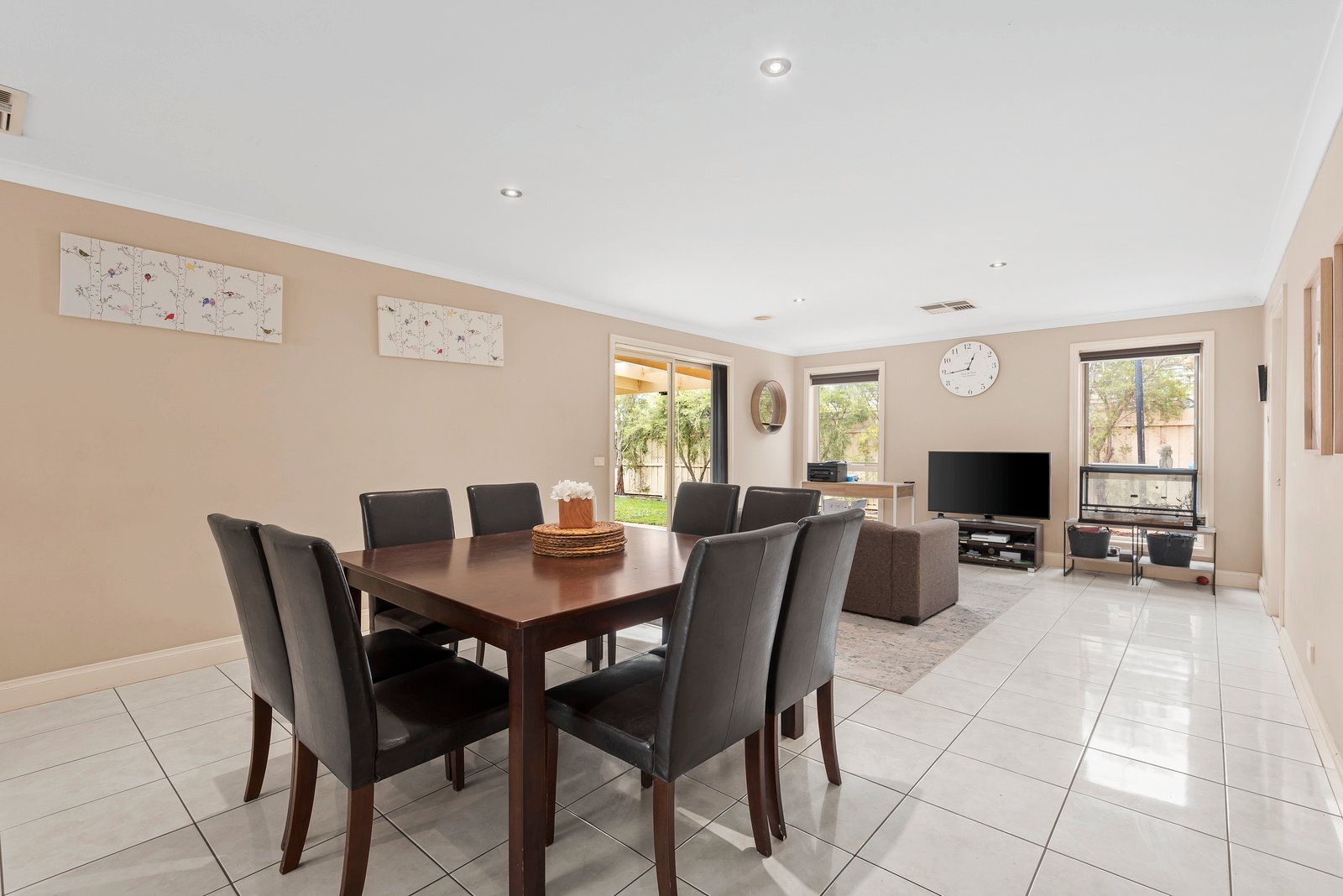 28 Newhaven Avenue, St Albans Park image 3