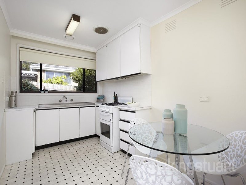2/8 Norfolk Road, Surrey Hills image 3