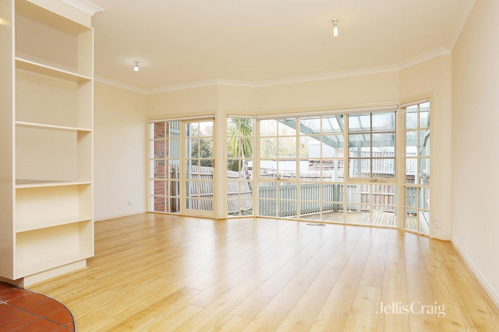 2/8 North Street, Brunswick image 1