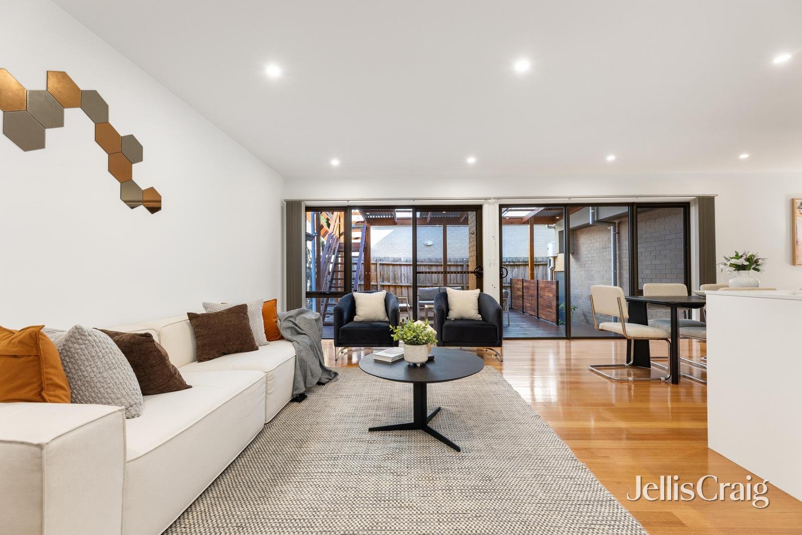 28 Ochre Place, Mount&nbsp;Waverley image 2