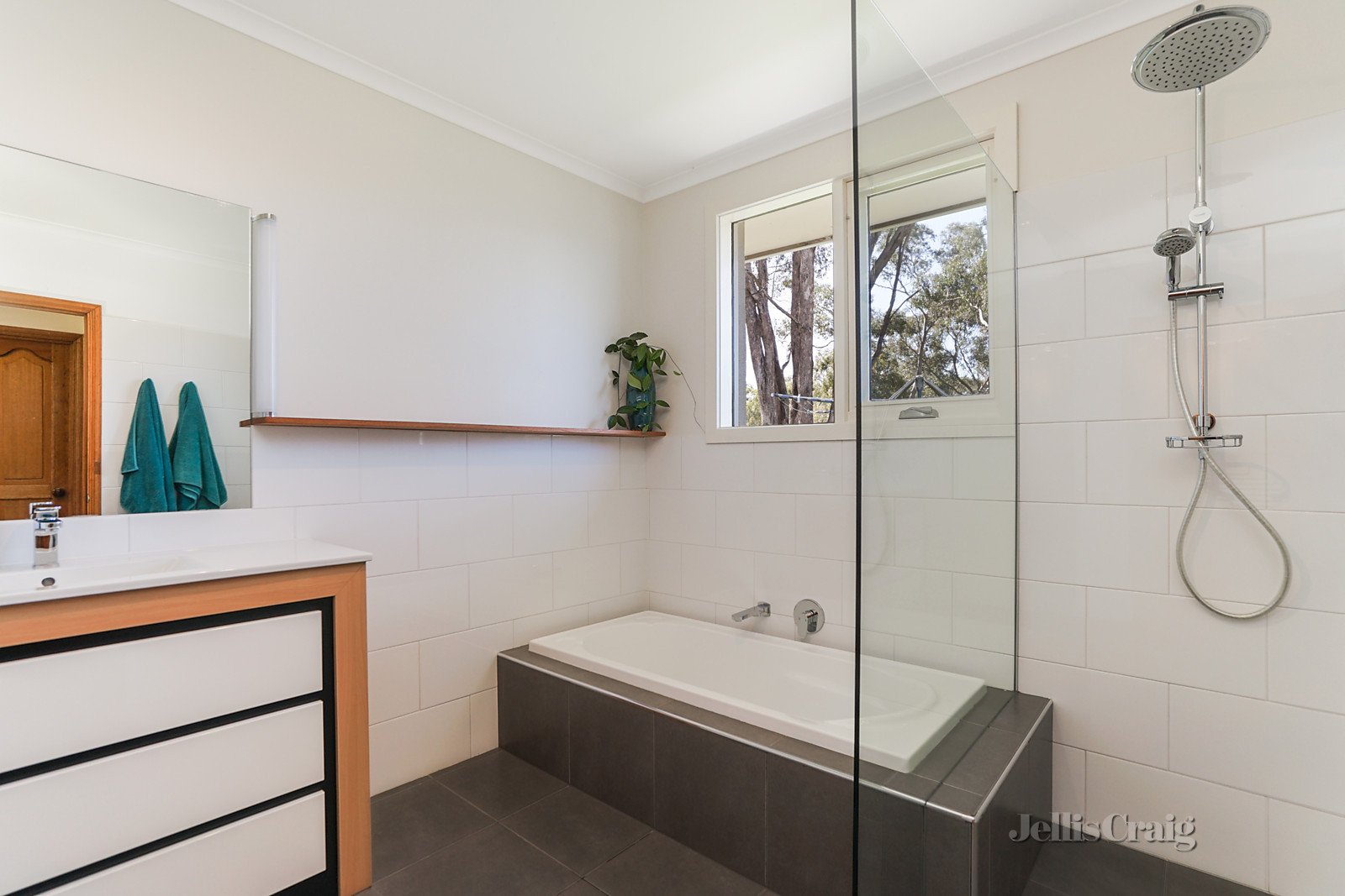 28 Odgers Road, Castlemaine image 5
