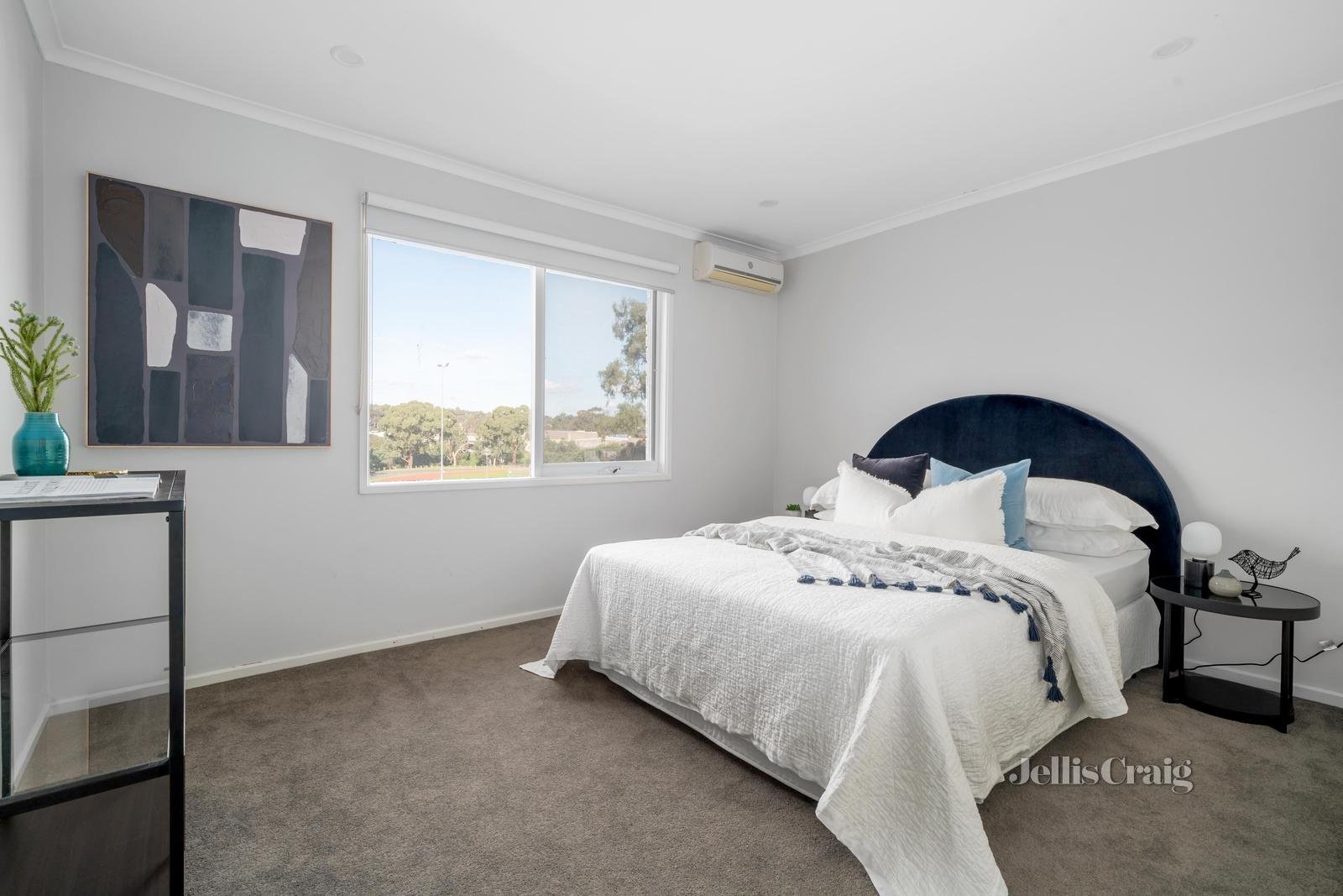 2/8 Paterson Crescent, Greensborough image 13