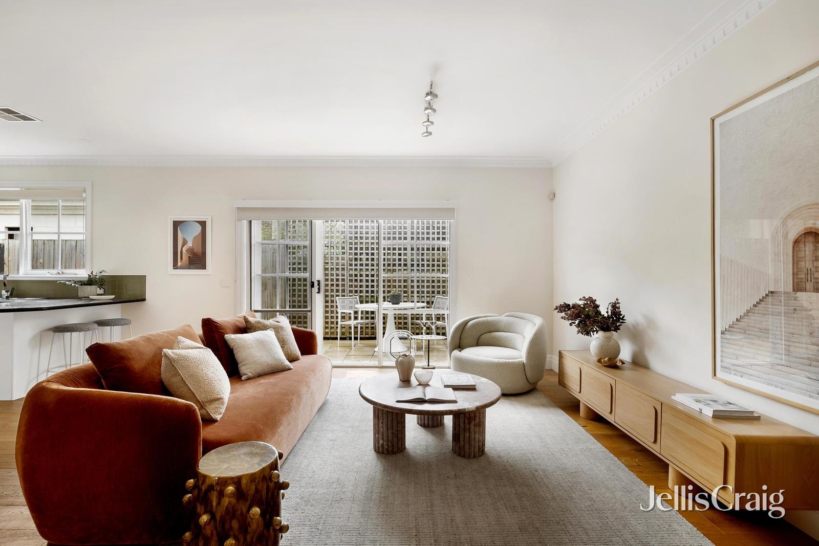 2/8 Paxton Street, Malvern&nbsp;East image 2