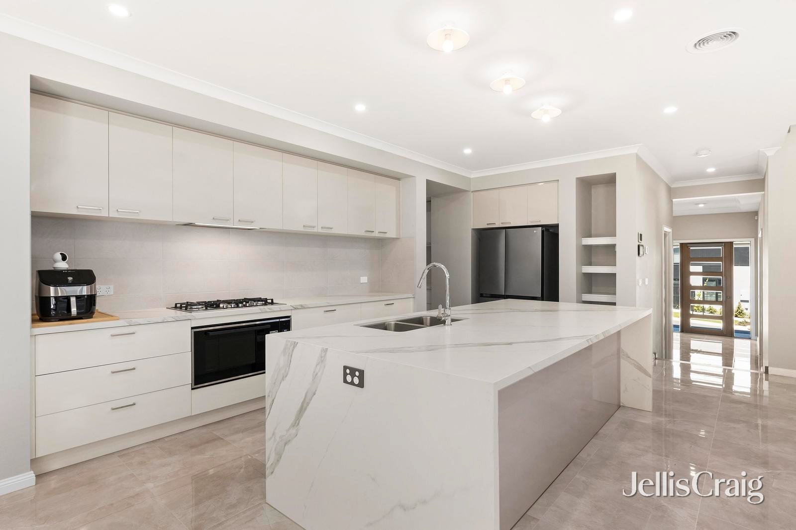28 Penfolds Rise, Doncaster image 3