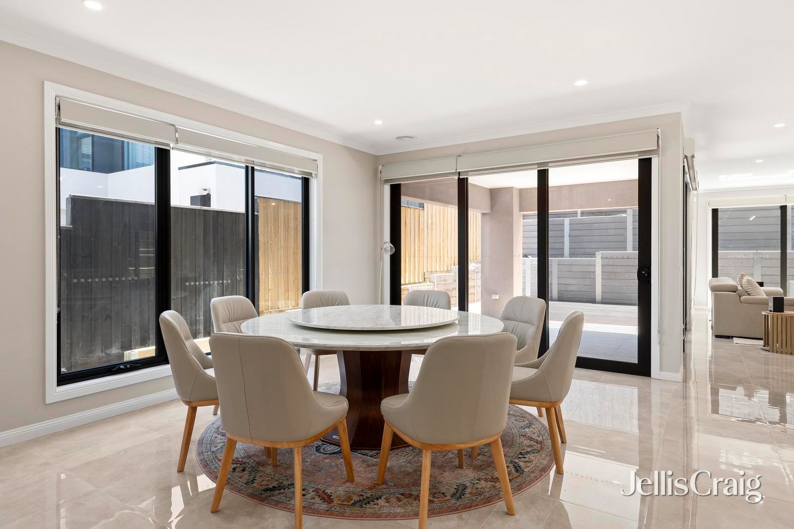 28 Penfolds Rise, Doncaster image 4