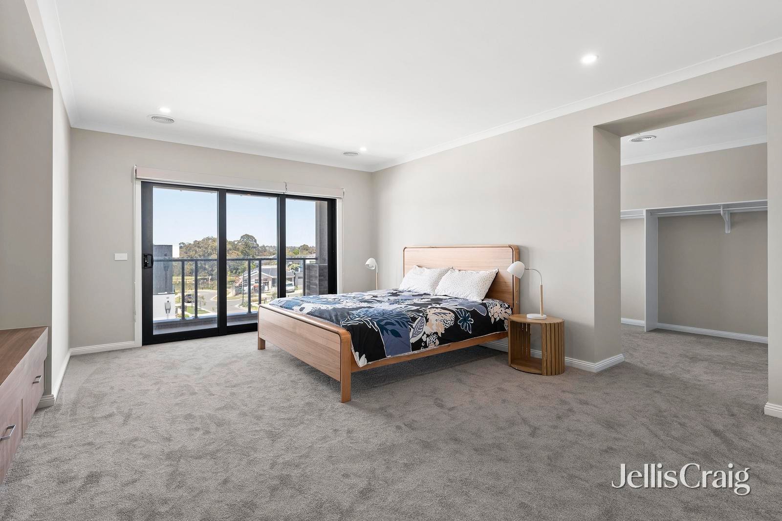 28 Penfolds Rise, Doncaster image 6