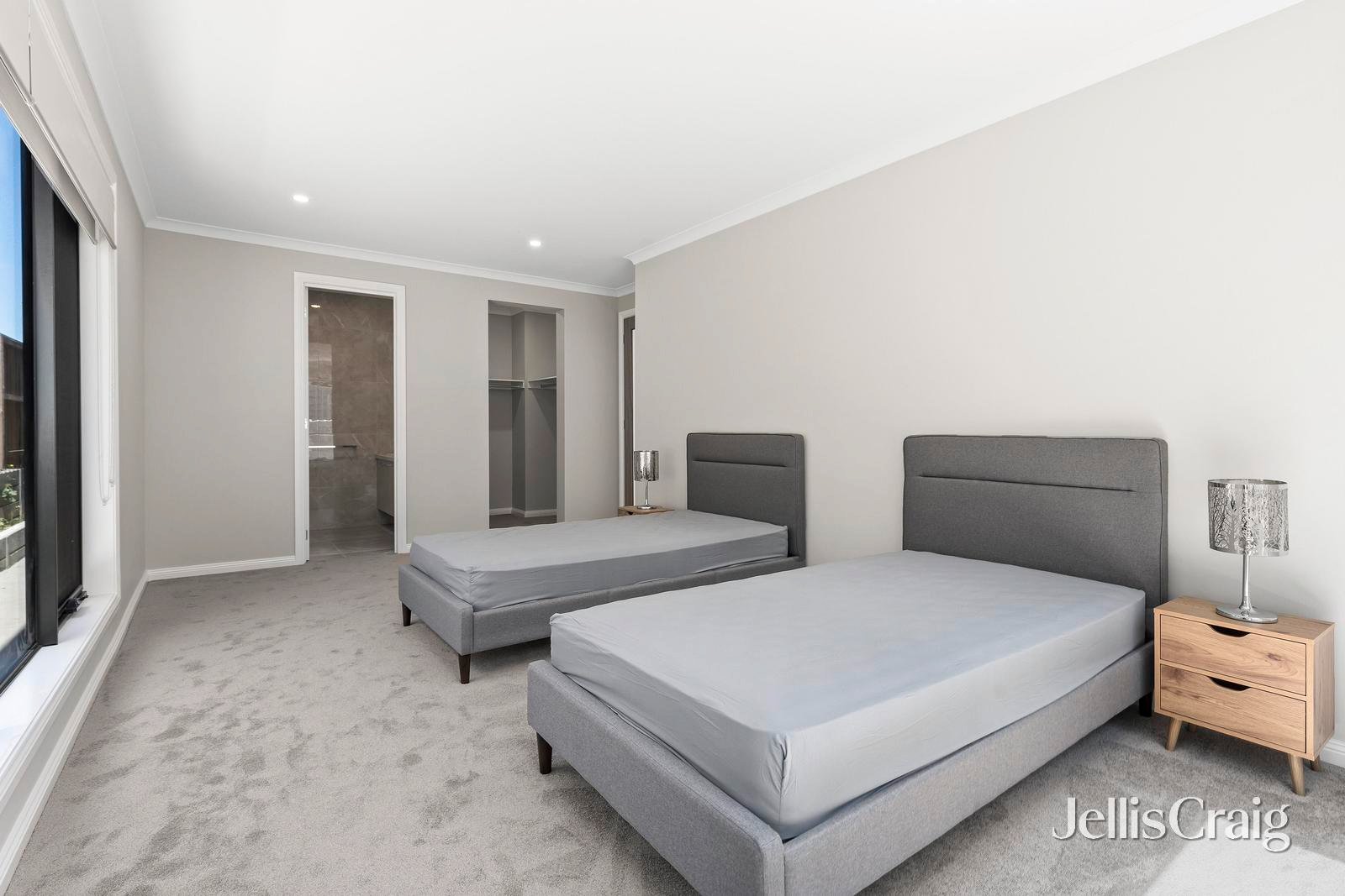 28 Penfolds Rise, Doncaster image 7