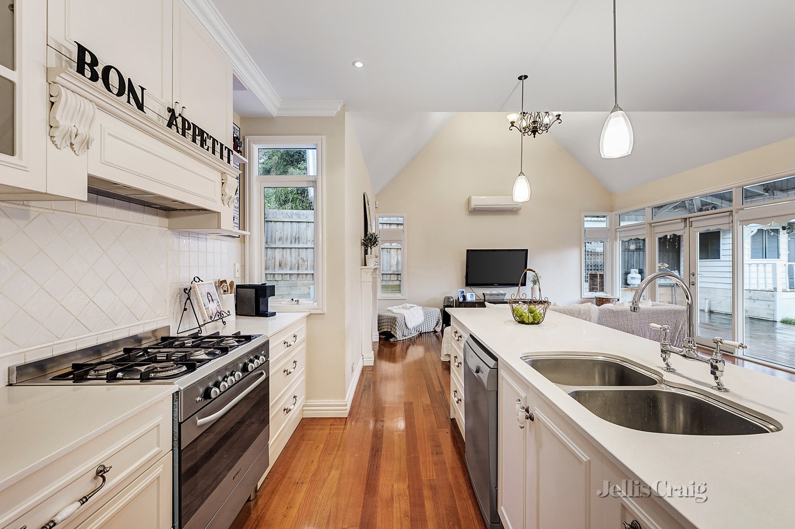 2/8 Percy Street, Mitcham image 3