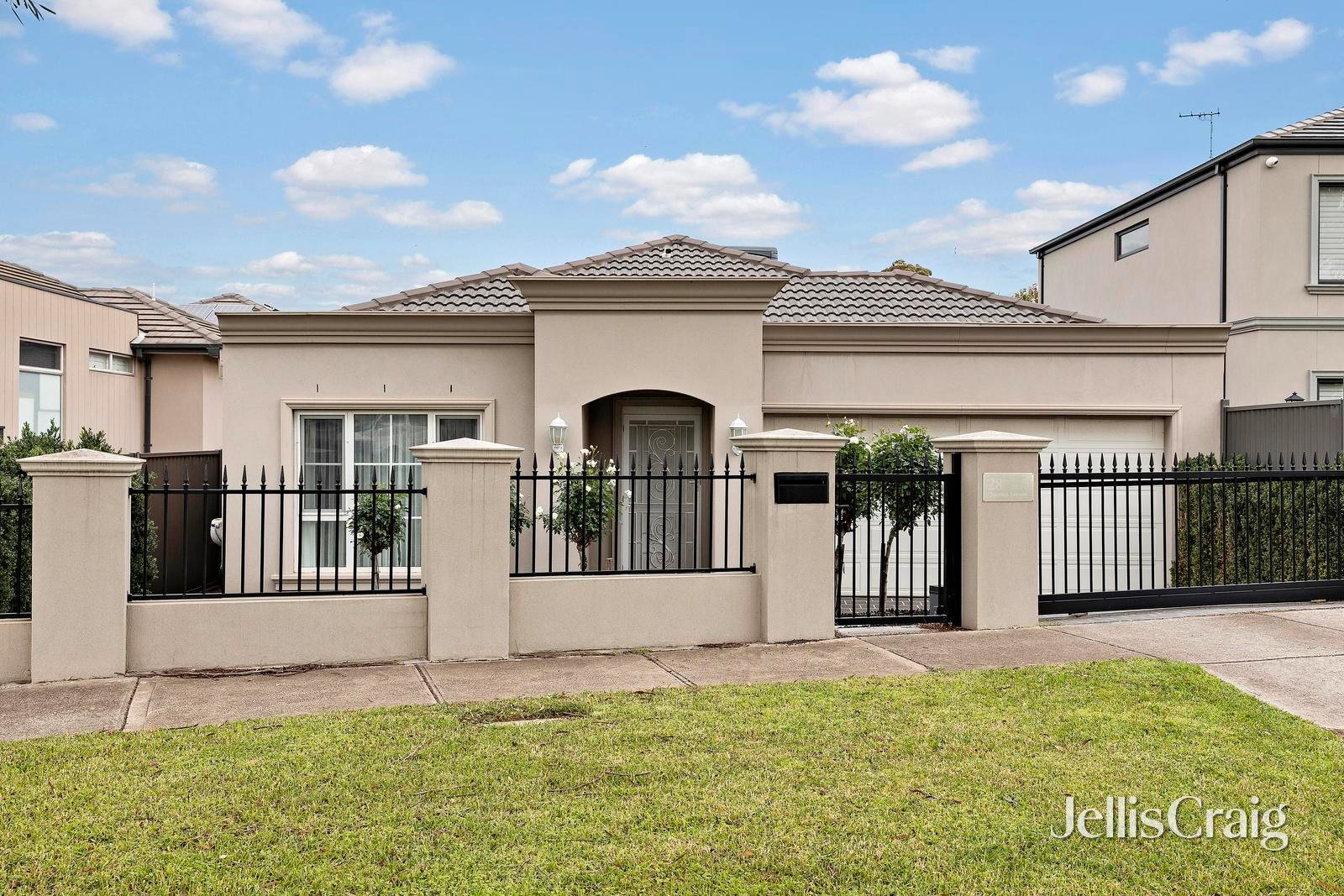 28 Quintus Avenue, Strathmore image 1
