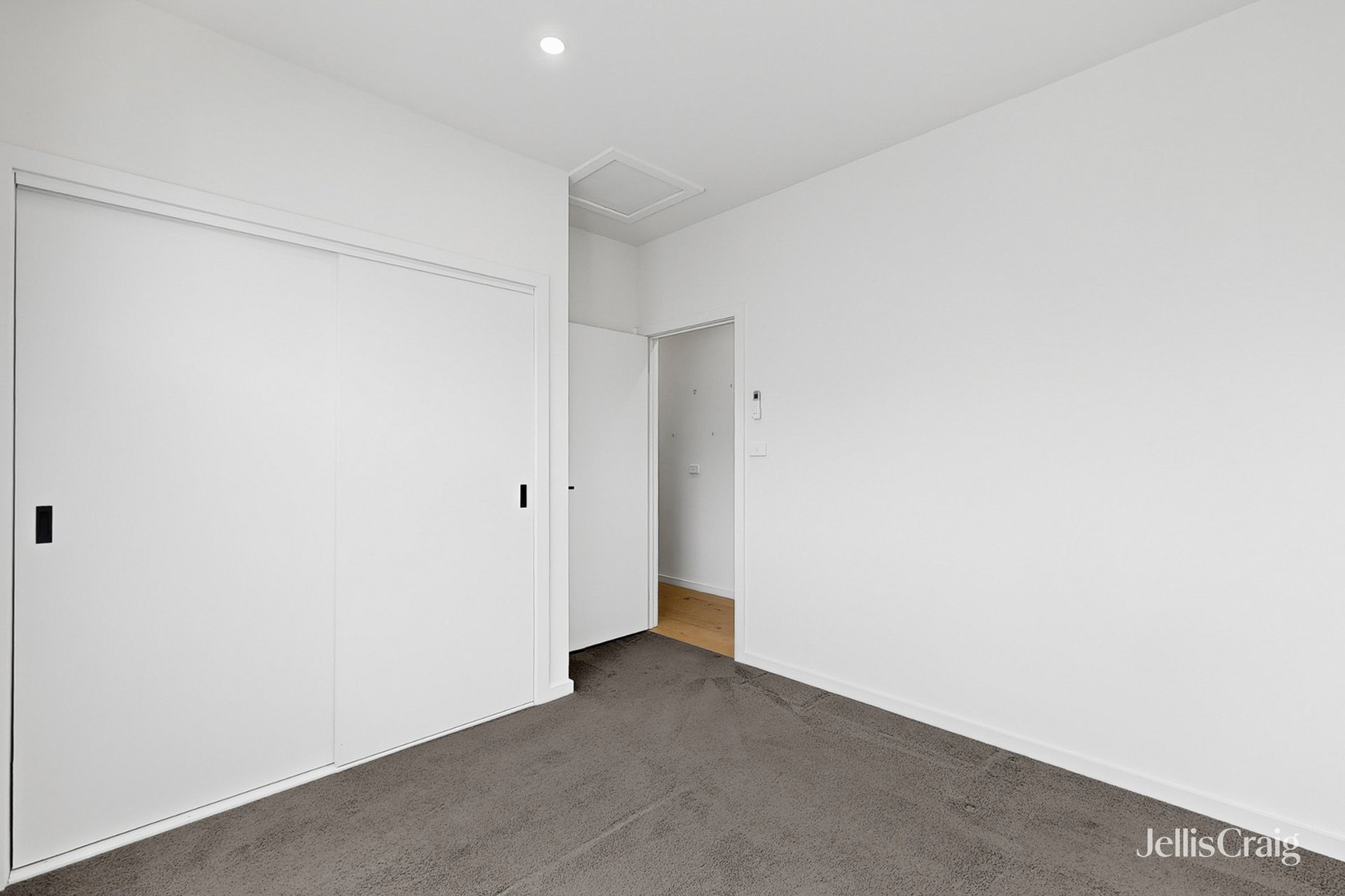 2/8 Riverside Avenue, Avondale&nbsp;Heights image 7