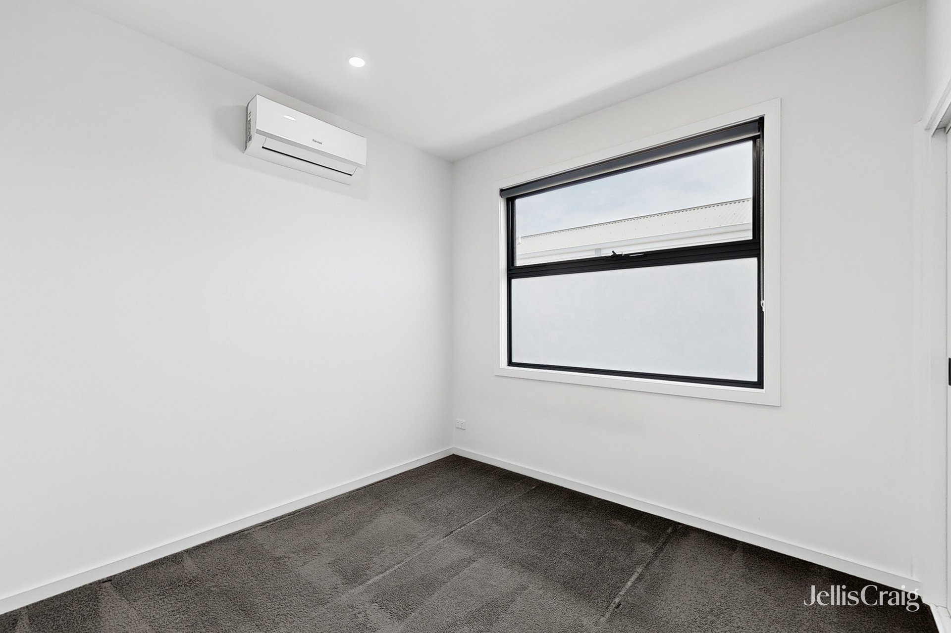2/8 Riverside Avenue, Avondale&nbsp;Heights image 8